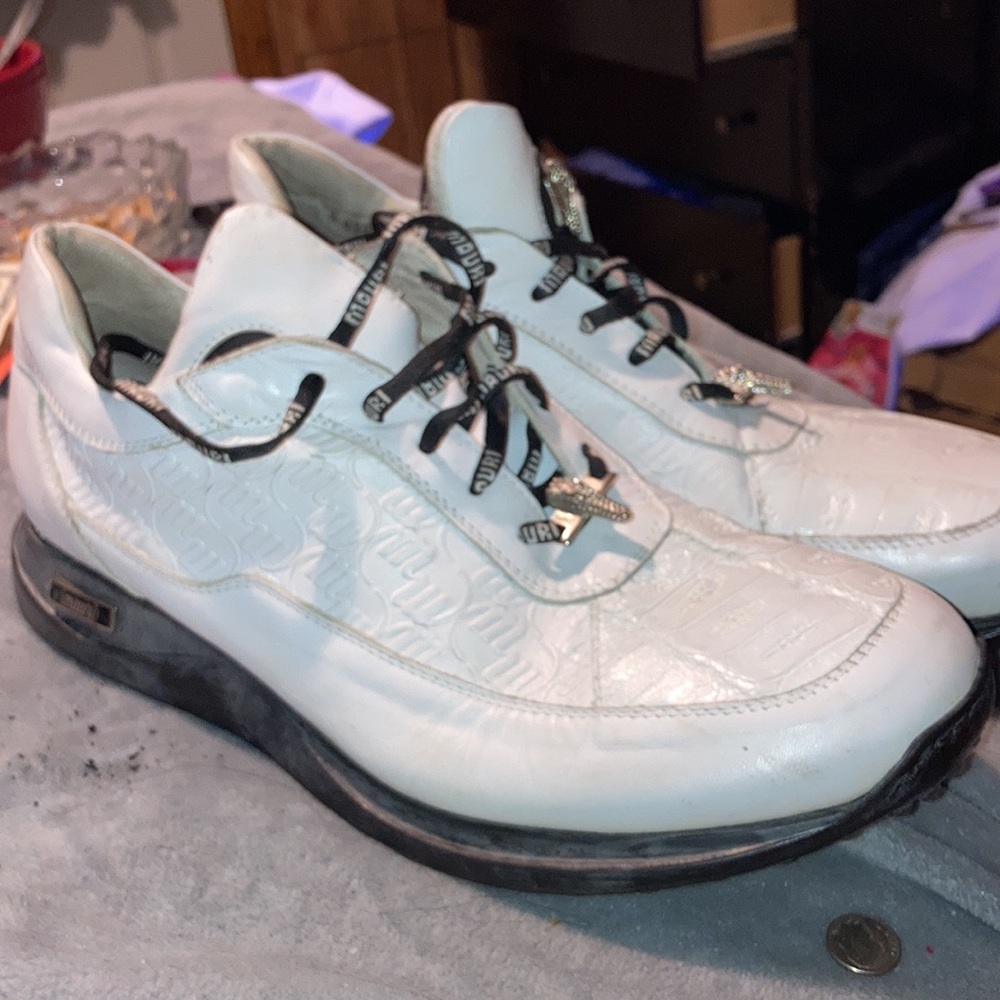 Mauri alligator sneakers